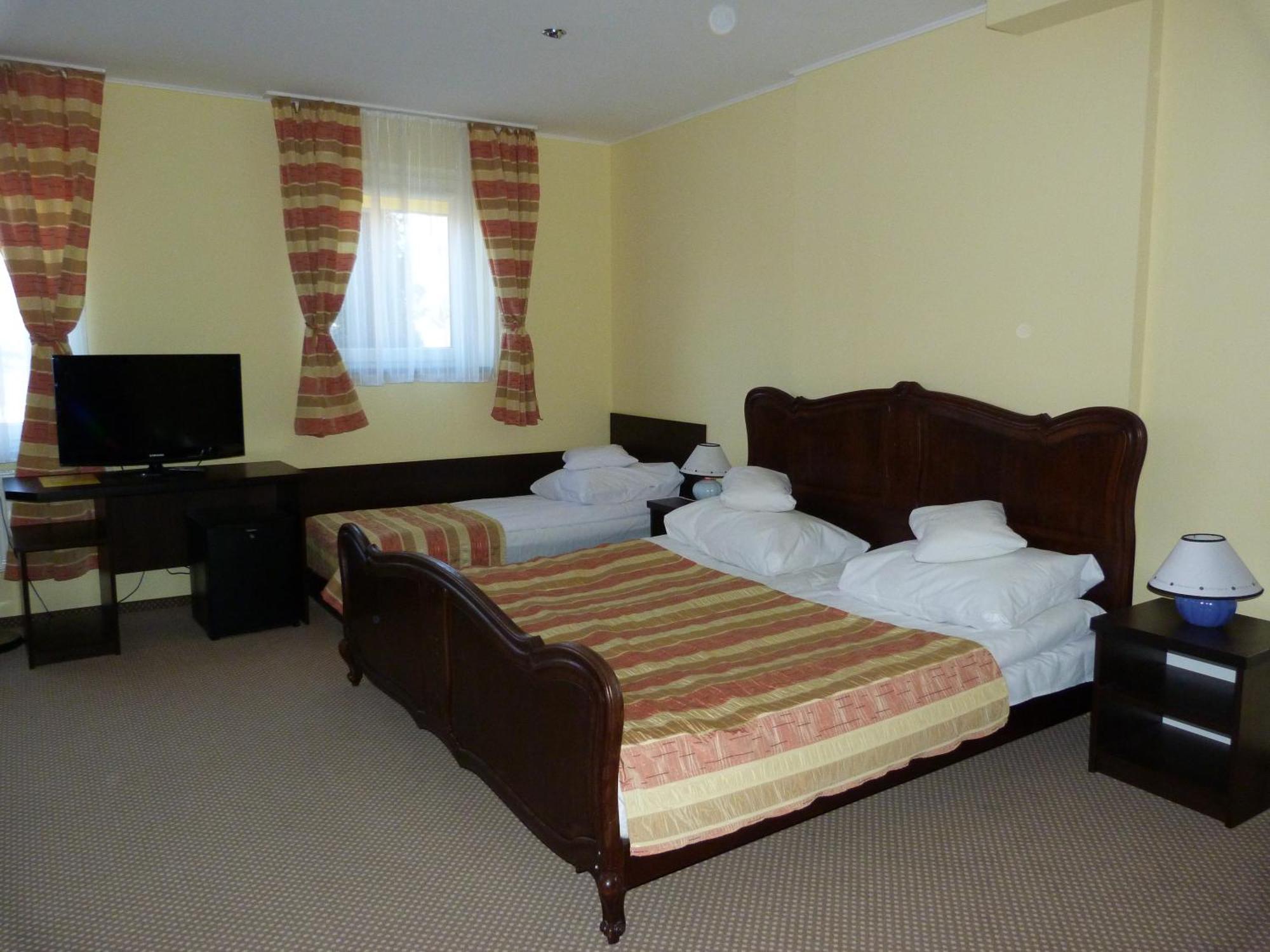 Hotel Kopernik ฟรอมบอร์ก ภายนอก รูปภาพ